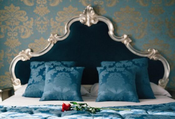 murano-palace-venice-blue-bedroom