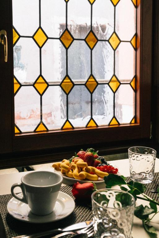 murano-palace-venice-breakfast