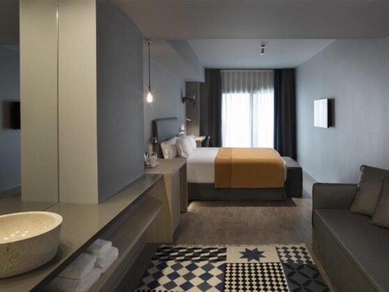 yurbban-trafalgar-barcelona-bedroom-view