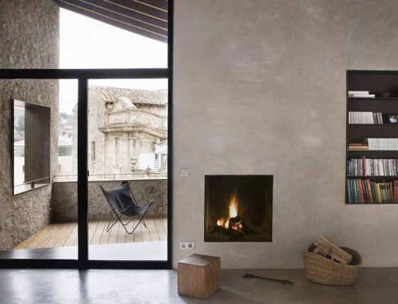 alemamys-5-girona-upper-level-lounge