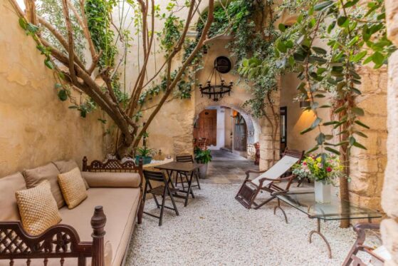 hotel-boutique-v-vejer-courtyard