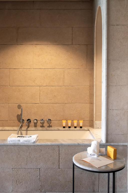 hotel-sahrai-fez-bath