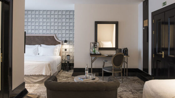 almalusa-baixa-chiado-lisbon-bedroom-entry