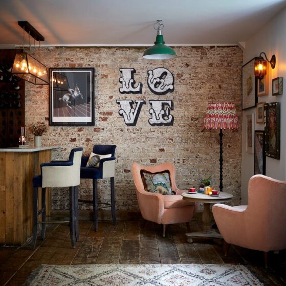 artist-residence-bar-london