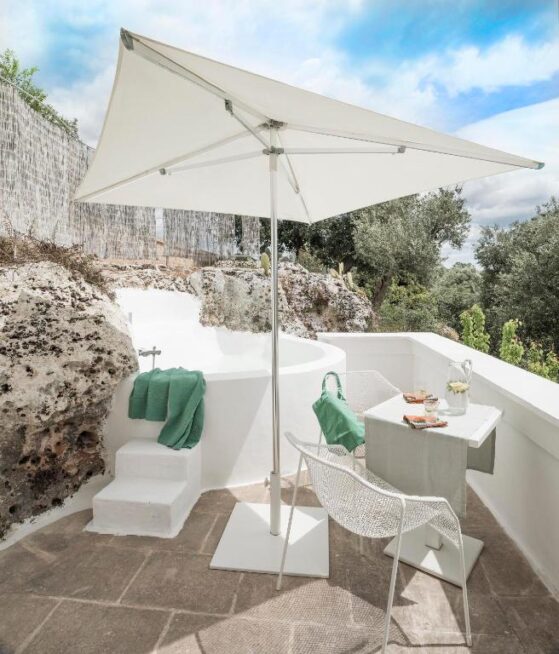 masseria-alchimia-puglia-terrace-jacuzzi