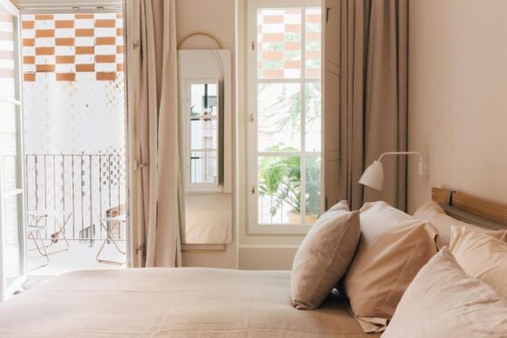 placido-grata-seville-bedroom-with-balcony