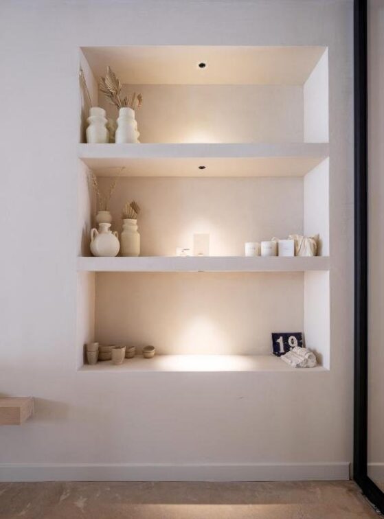 yours-boutique-hotel-valencia-shelfjpg