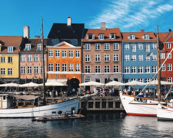 copenhagen’anton-karatkevich-RaRnuPiLHmc-unsplash+(1)