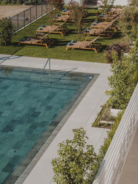 sabatic-hotel-sitges-pool-loungers