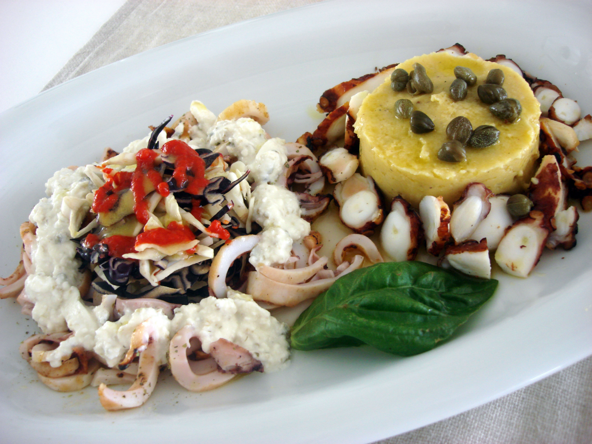 Top+Food+and+Drink+Holidays+in+Greece-1