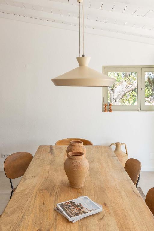 amago-casa-lenta-faro-table