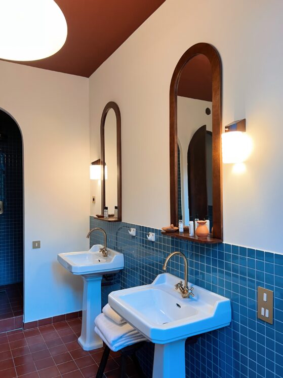 Elegant Bathroom Design at La Relève Hotel