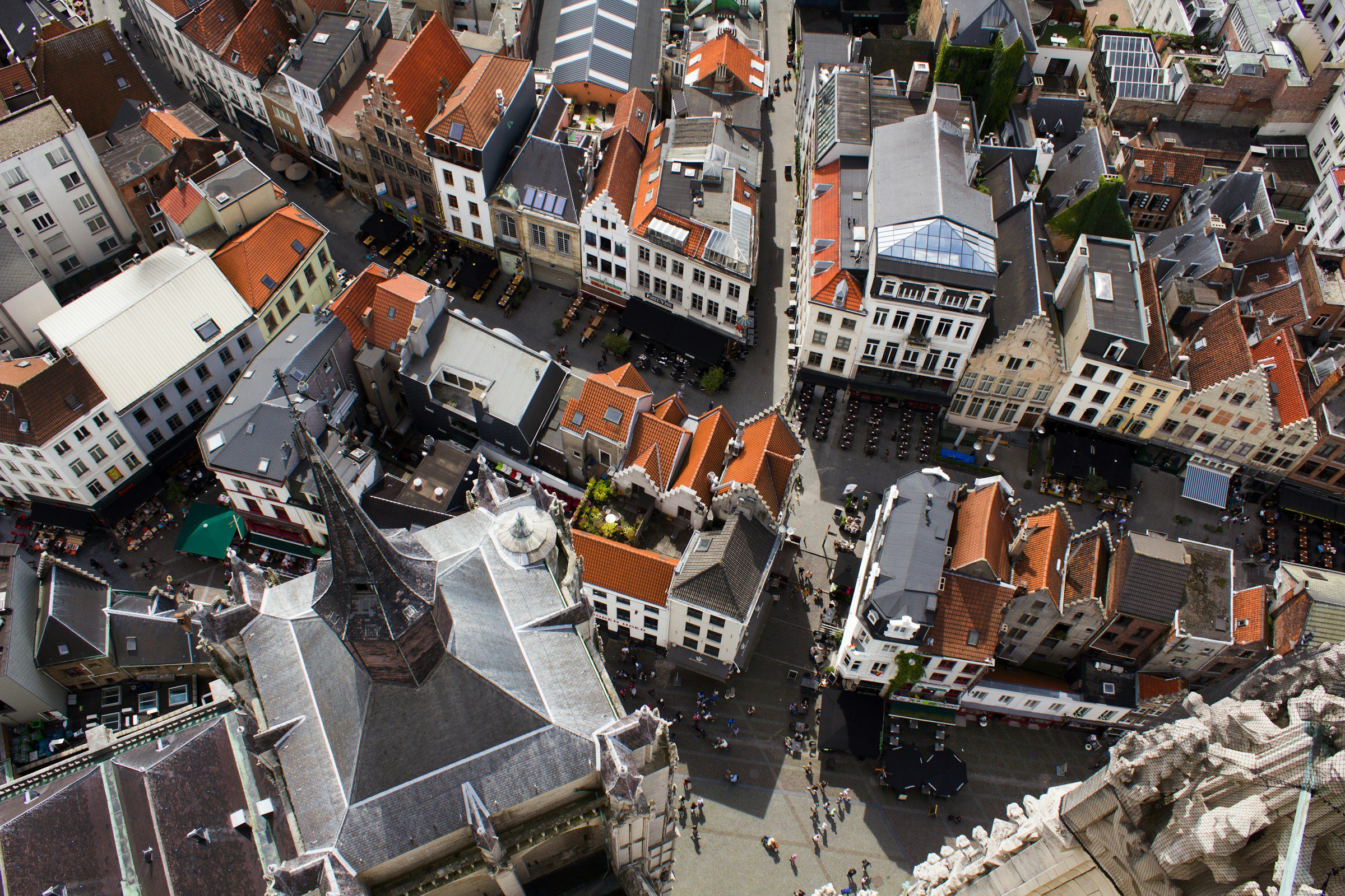 antwerp-belgium-thomas-konings-unsplash