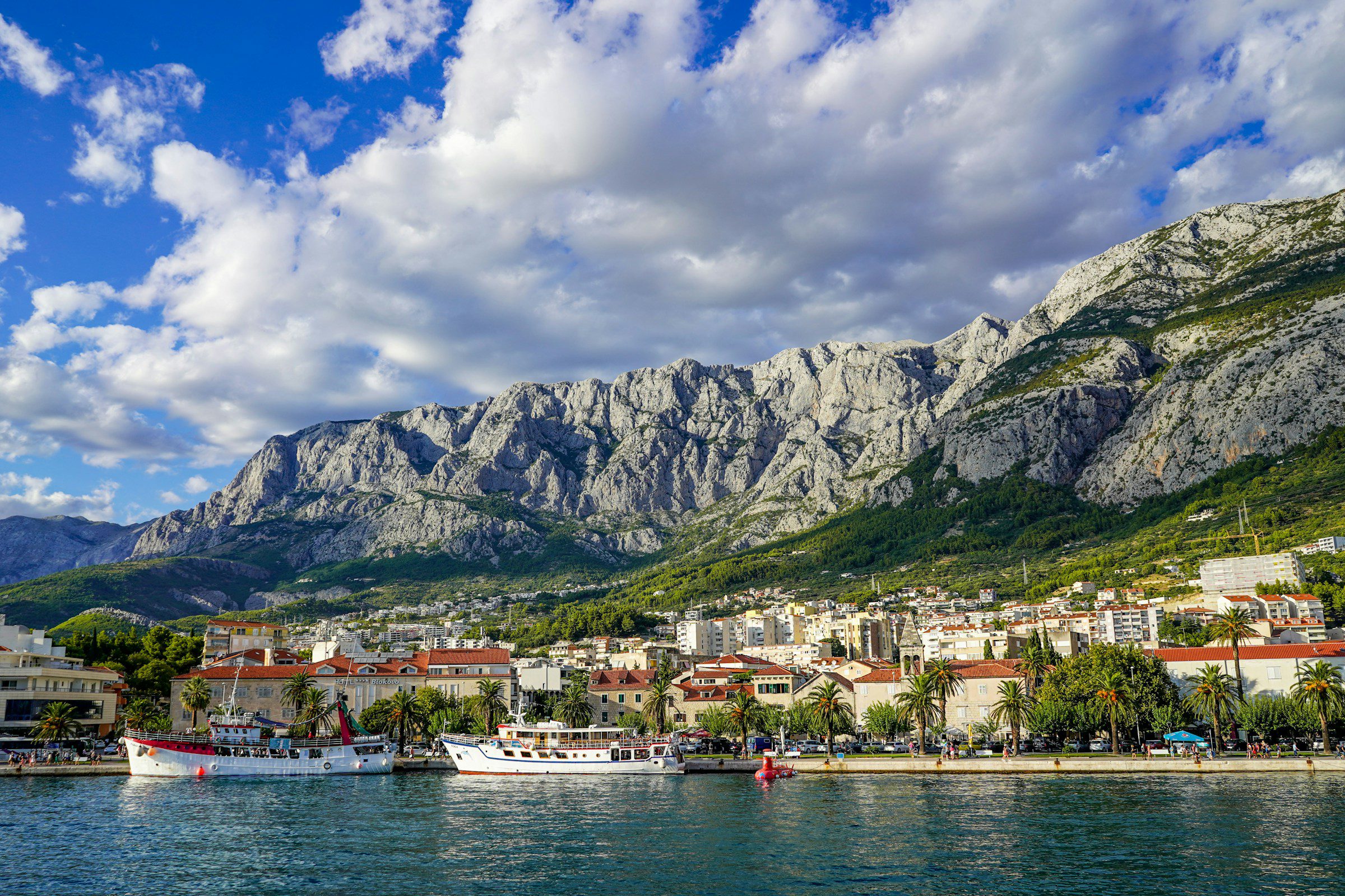 makarska-croatia-beach-tom-wheatley-3-hp32RC2ZY-unsplash