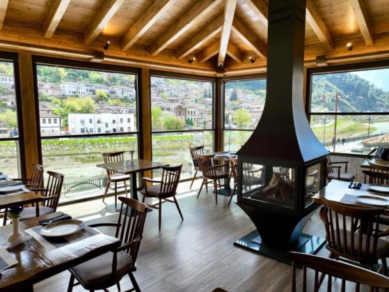 hotel-ansel-berat-restaurant